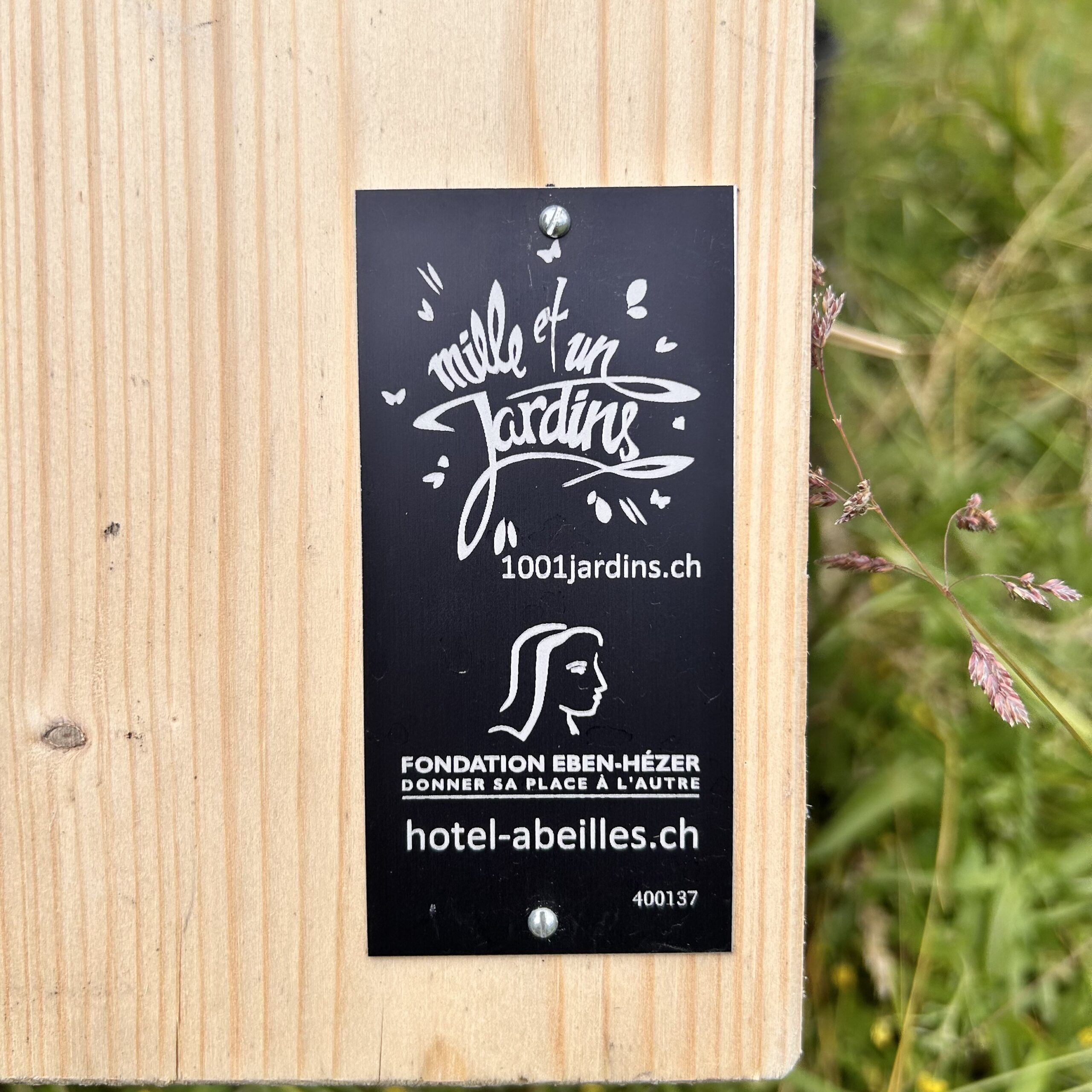 Hôtel à insectes 4 étoiles ⭐⭐⭐⭐ – Jardin familial & collectif – Image 14